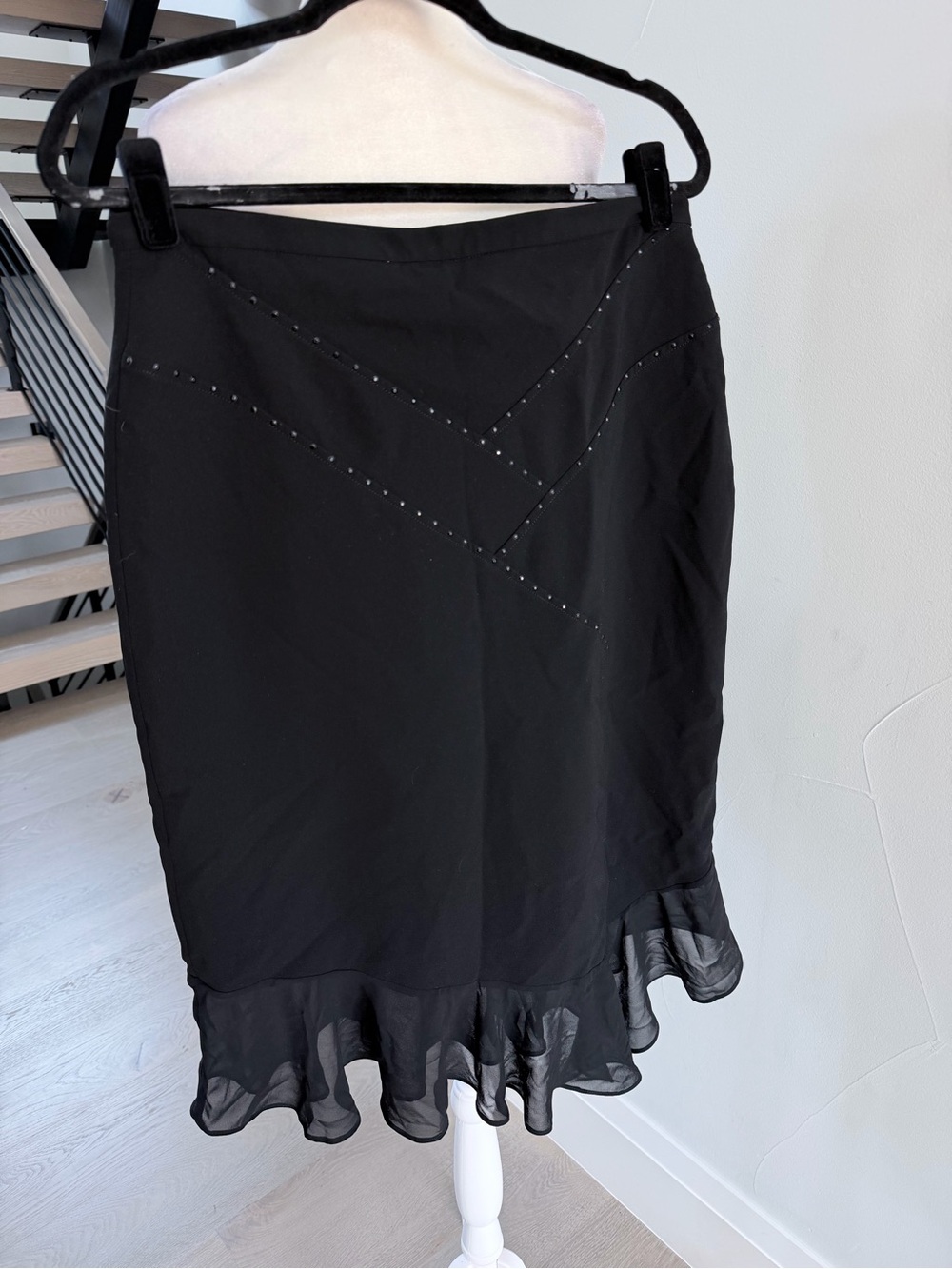 Vintage Black Ruffle Hem Women's Skirt size M/L